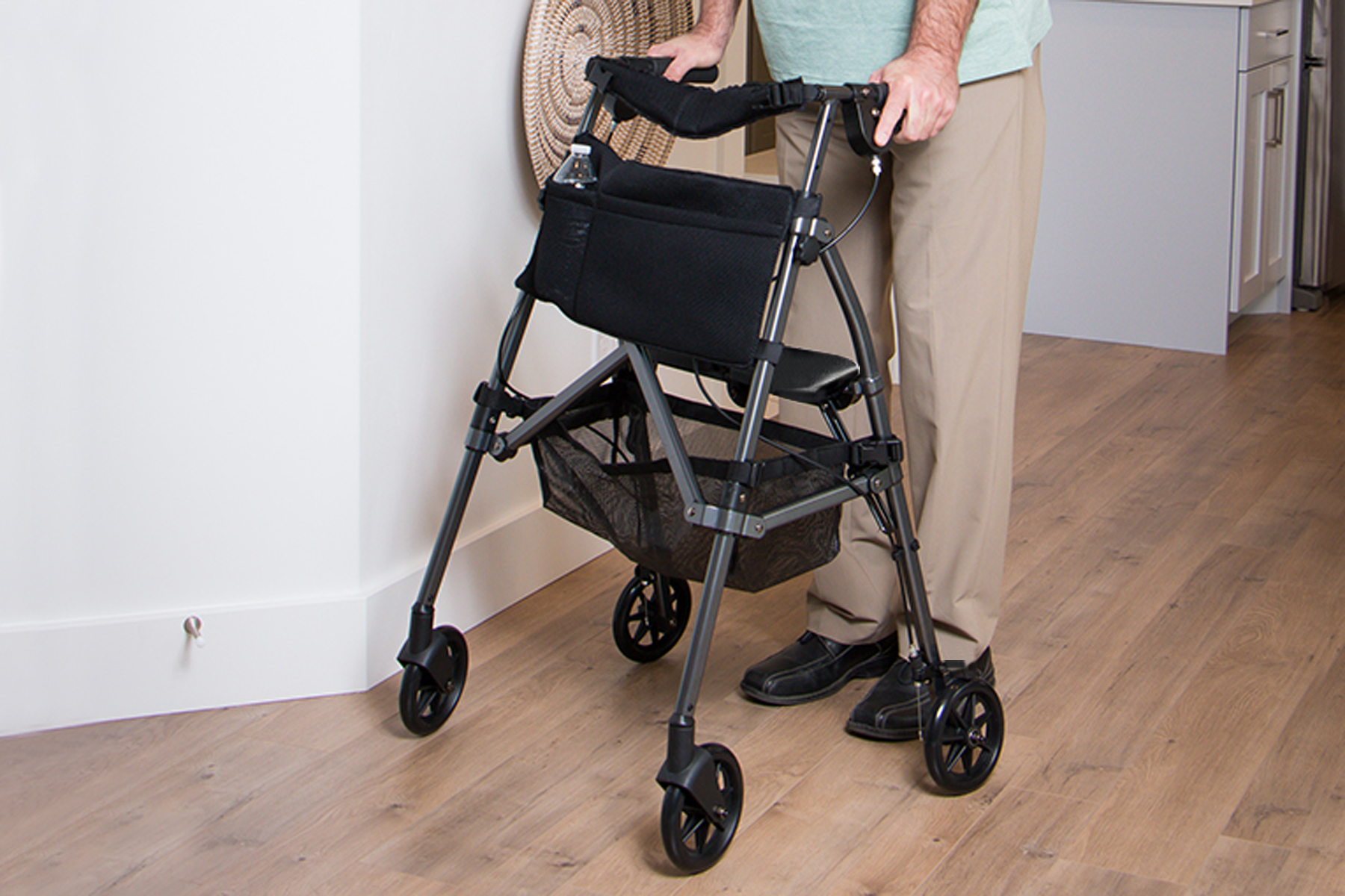 Stander EZ Fold-N-Go - Andador plegable ligero para adultos, personas  mayores y ancianos, andador de viaje plegable con ruedas, deslizadores de  esquí